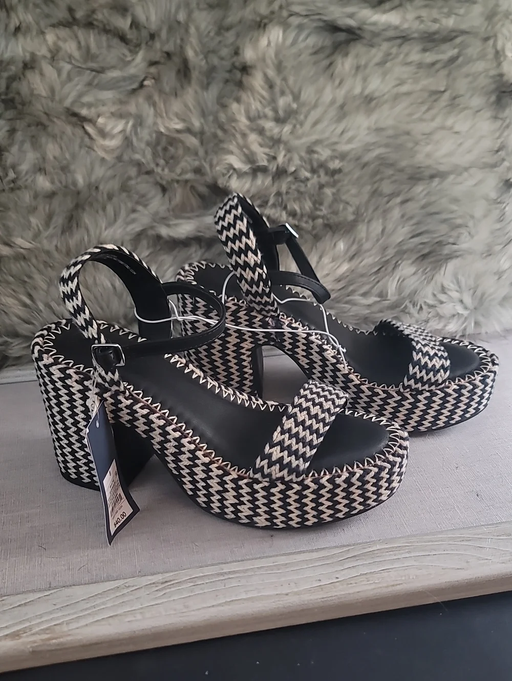 Universal Thread-Target Brand Woven Platform Sandals - Black & Cream